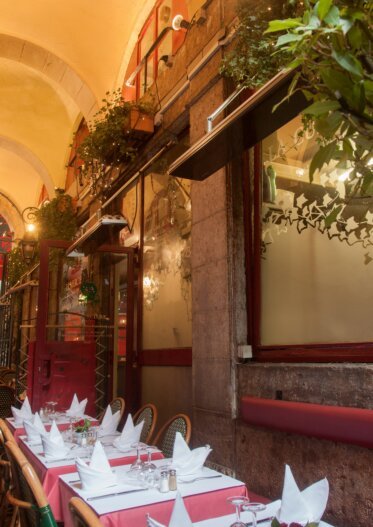 Vision - Restaurant - Infrared radiant heaters